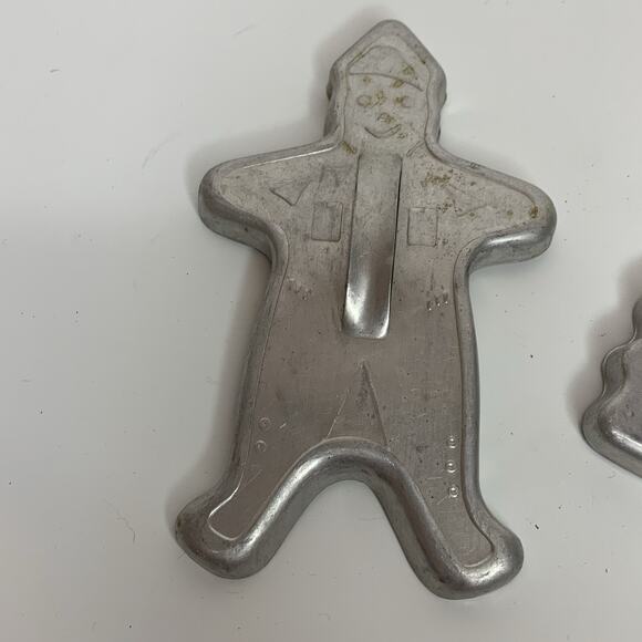 3 Vintage Christmas Tin Aluminum Cookie Cutters Gingerbread Man Santa Tree - Picture 2 of 9